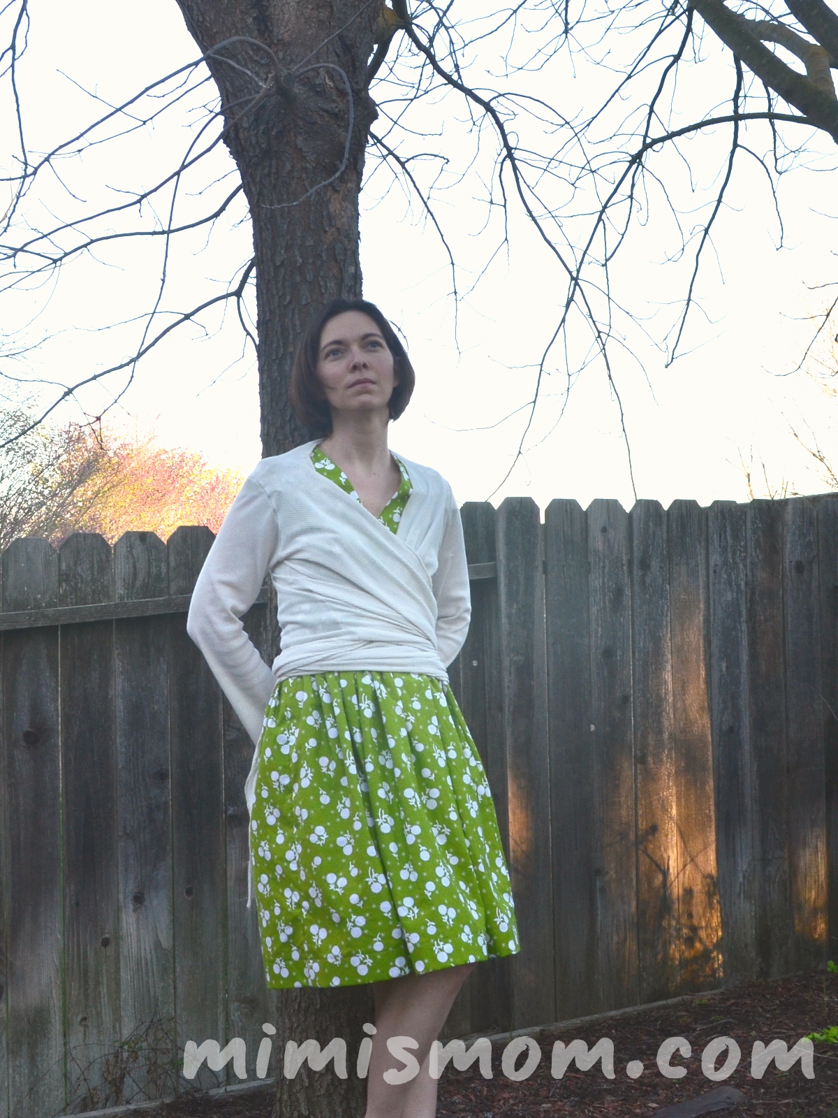 Not A Real Green Dress! My Sis Boom Scientific Seamstress Jenny PDF Pattern Review by mimismom.com